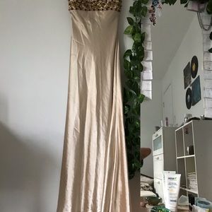 Long dresse/satin style